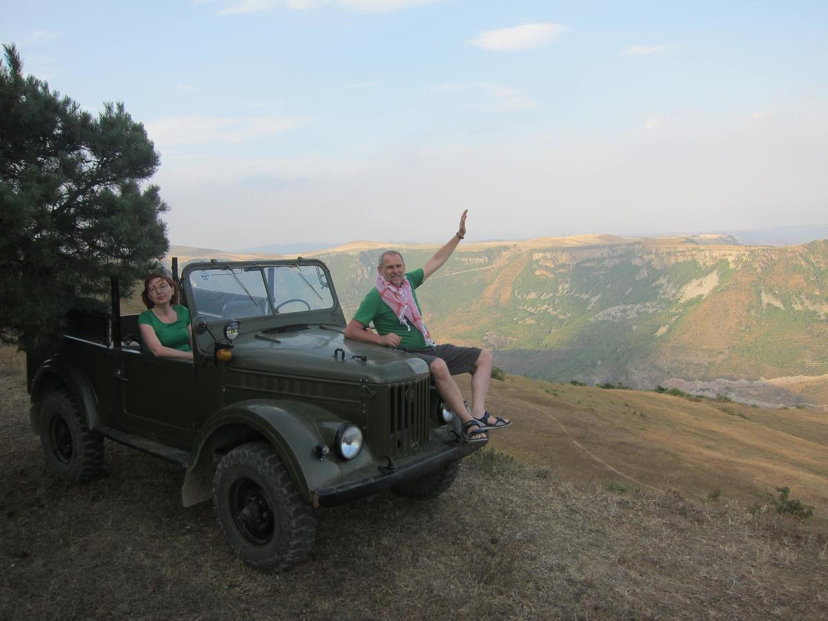 Saro B&B And Safari Tours Tat'ev Bagian luar foto