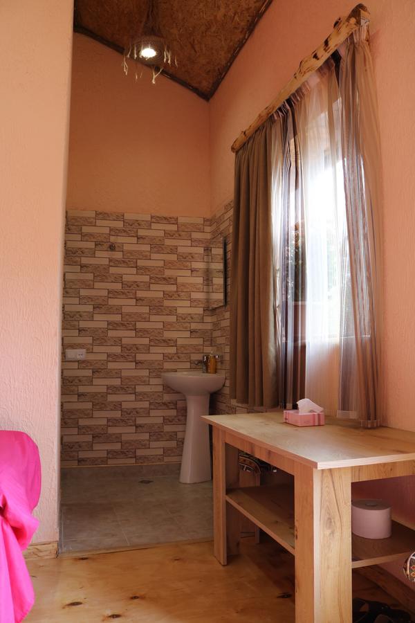 Saro B&B And Safari Tours Tat'ev Bagian luar foto