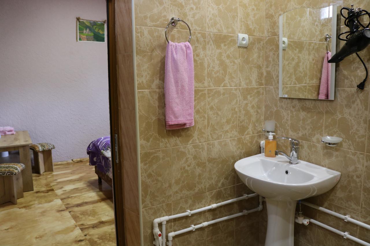Saro B&B And Safari Tours Tat'ev Bagian luar foto
