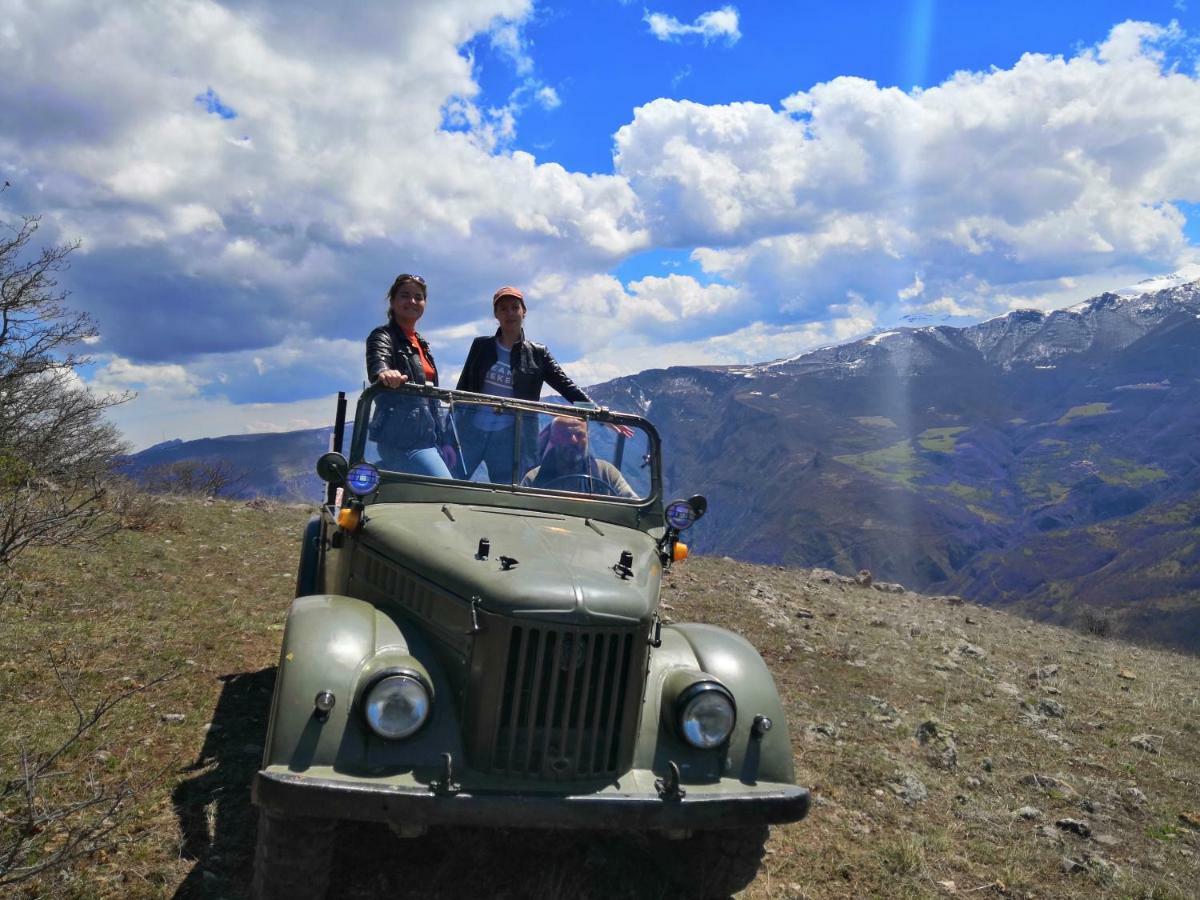 Saro B&B And Safari Tours Tat'ev Bagian luar foto