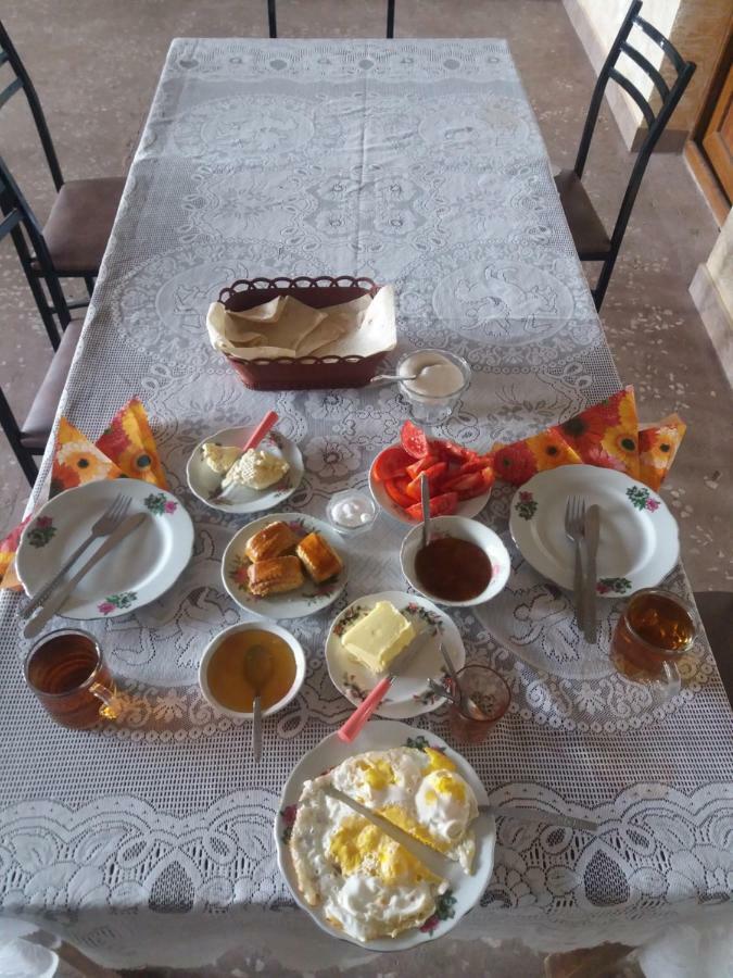 Saro B&B And Safari Tours Tat'ev Bagian luar foto